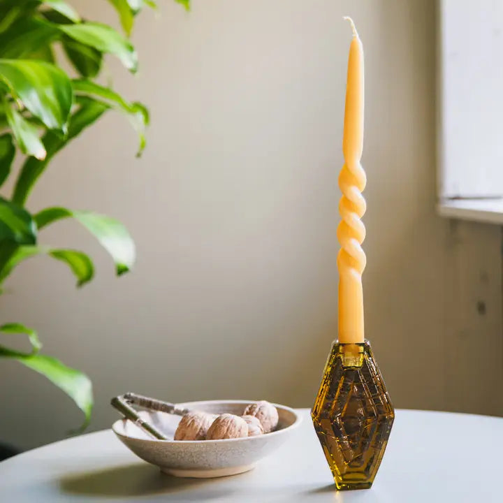 Bougeoir design en verre recyclé ambré