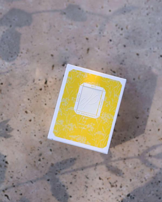 Bougie parfumée végétale fabriquée en France en cire végétale coulée dans un pot en verre recyclé