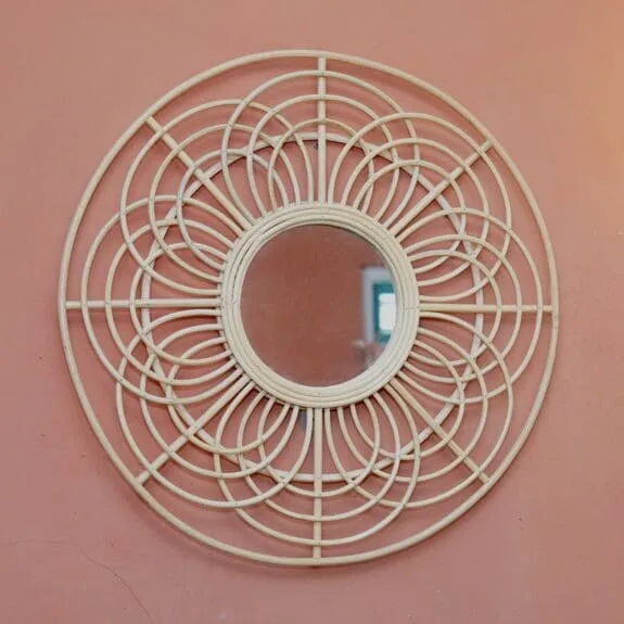 déco murale miroir en rotin motif floral