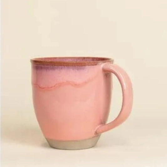 mug rose en céramique faite à la main au Portugal