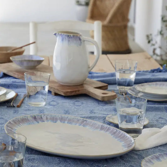 plat de service en grés blanc et nacre