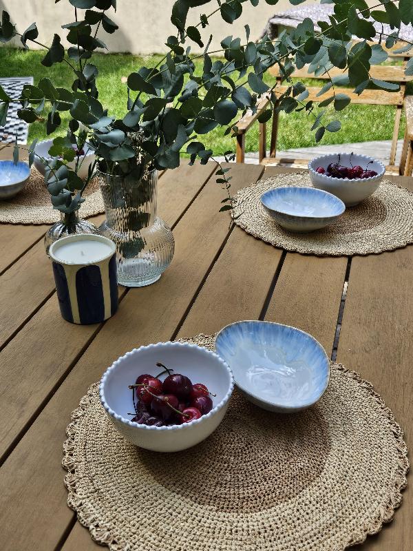 décoration de table avec set de table tressé en raphia naturel et durable