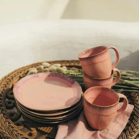 mug en céramique rose artisanale réalisée à la main au Portugal