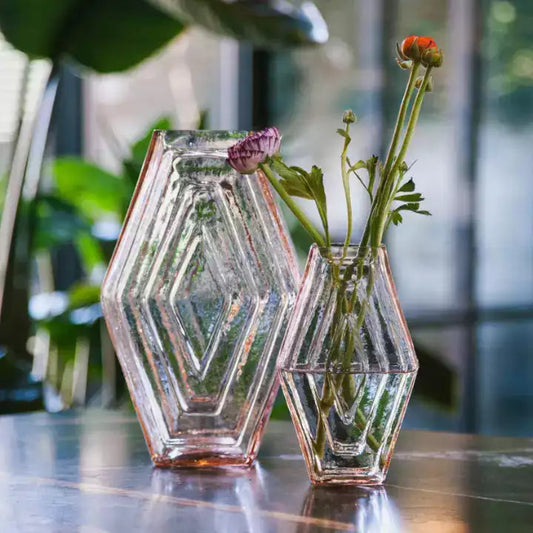 vase artisanal en verre recyclé rose