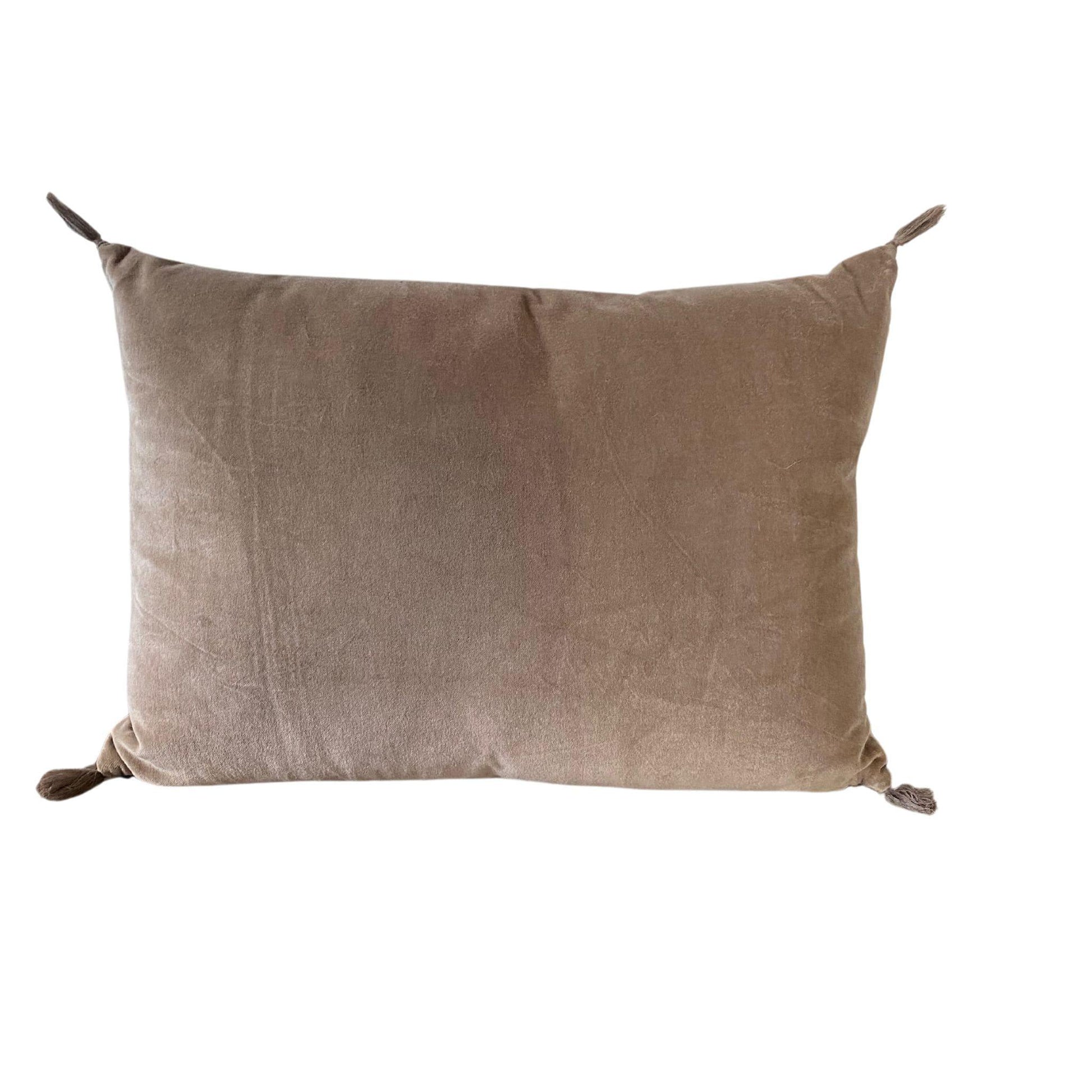 coussin en velours rectangle greige fabriqué artisanalement en Inde