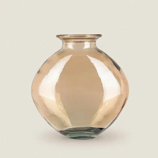 Magnifique vase teinté rose en verre reyclé fabriqué en Allemagne vue de face