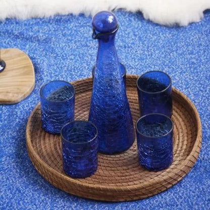 Splendide carafe en verre craquelé bleu fabriquée artisanalement en Tunisie