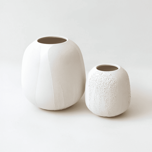 vase en céramique volcanique blanc
