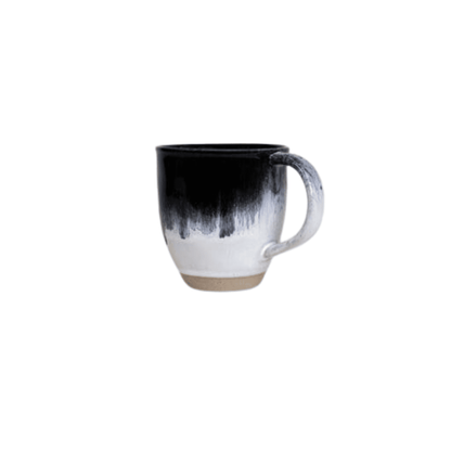 Tasse en céramique noire