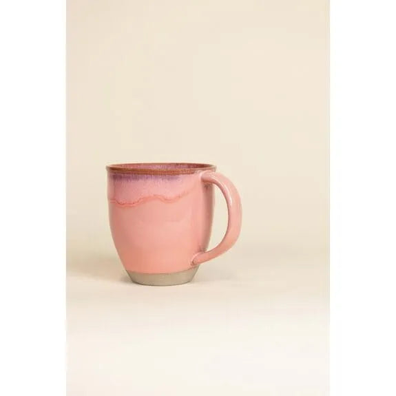 mug rose en céramique faite à la main