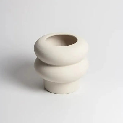 petit vase en céramique beige fait à la main